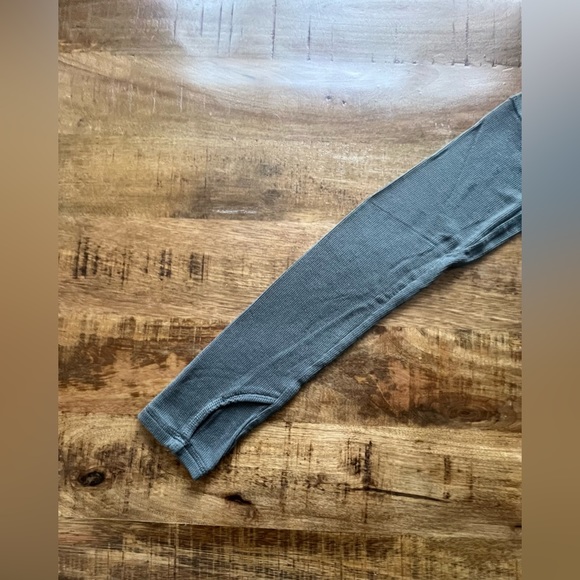 ATHLETA | 2 for 1 wide neck/off shoulder women’s XS lightweight cotton. Like new - Picture 5 of 6